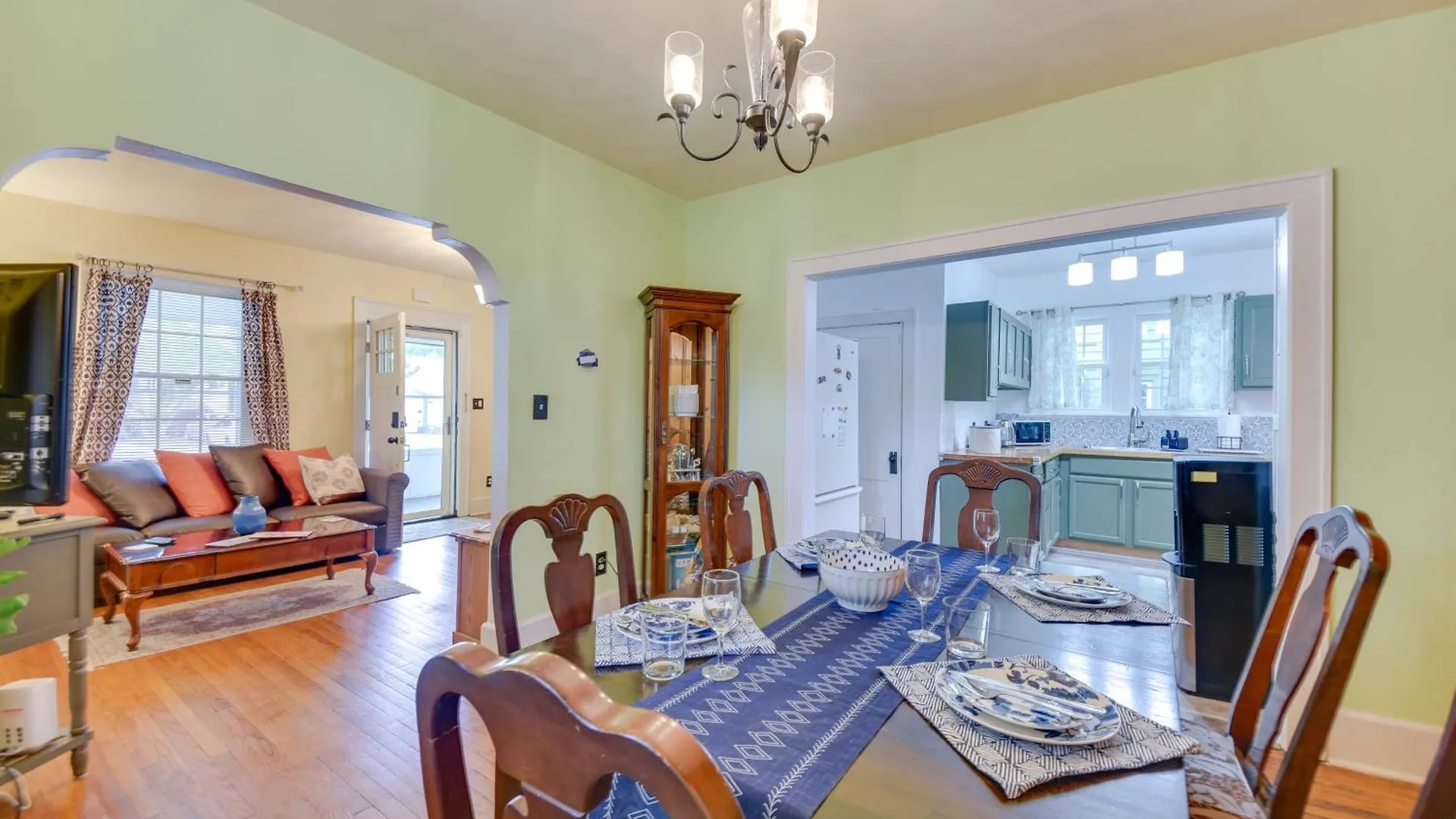 Charming Hampton Home About 7 Mi To Buckroe Beach! 0*,  United States