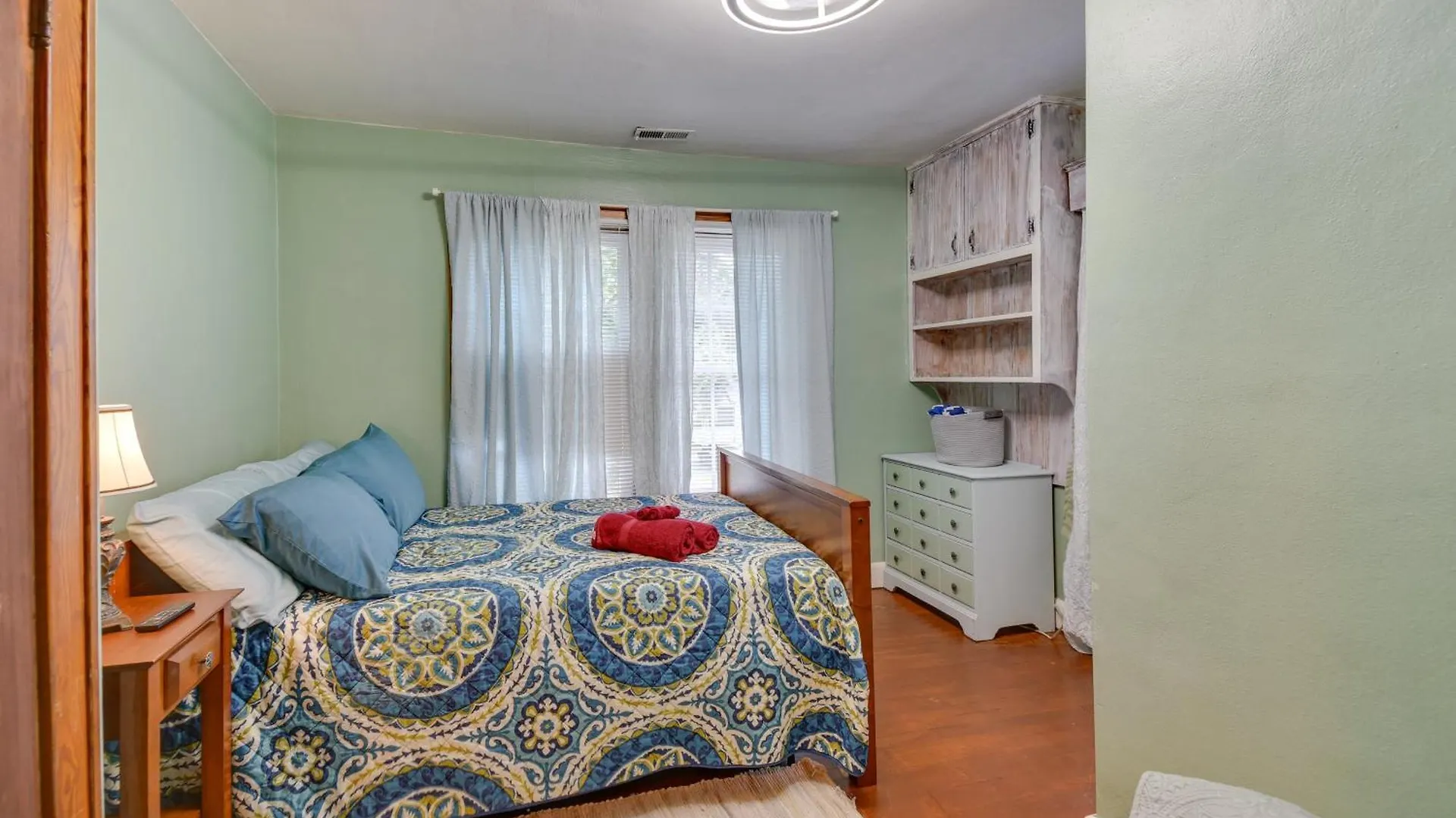 Charming Hampton Home About 7 Mi To Buckroe Beach! Holiday home